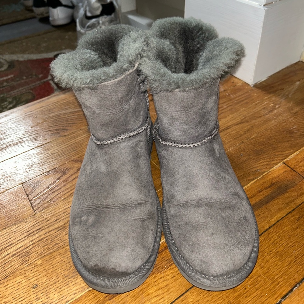 UGG Mini Bailey Bow Boots - Picture 3 of 5